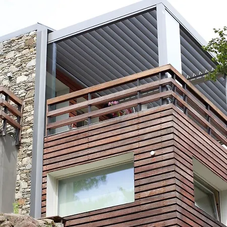 Villa Lago Maggiore Alture di Stresa casa nel bosco confinante con il Golf des iles Borromées