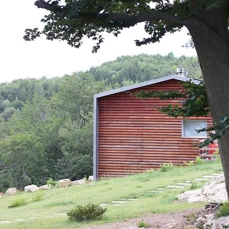 Lago Maggiore Alture di Stresa casa nel bosco confinante con il Golf des iles Borromées Villa