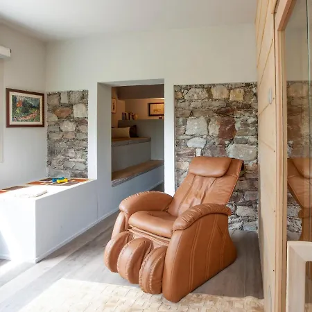 Villa Lago Maggiore Alture di Stresa casa nel bosco confinante con il Golf des iles Borromées Brisino