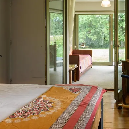 Lago Maggiore Alture di Stresa casa nel bosco confinante con il Golf des iles Borromées Brisino