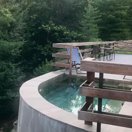 Lago Maggiore Alture di Stresa casa nel bosco confinante con il Golf des iles Borromées * Brisino