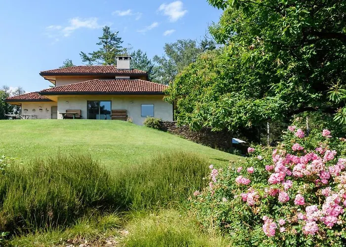 Maggiore Alture Di Stresa Casa Nel Bosco Confinante Con Il Golf Des Iles Borromees וילה Brisino